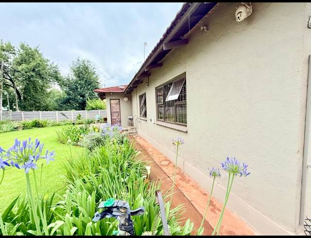3 BEDROOM HOUSE FOR SALE IN VANDERBIJLPARK CW 1